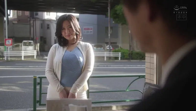 Anh xã yếu không làm lên đỉnh, bà xã lên mạng tìm trai trẻ địt khỏe