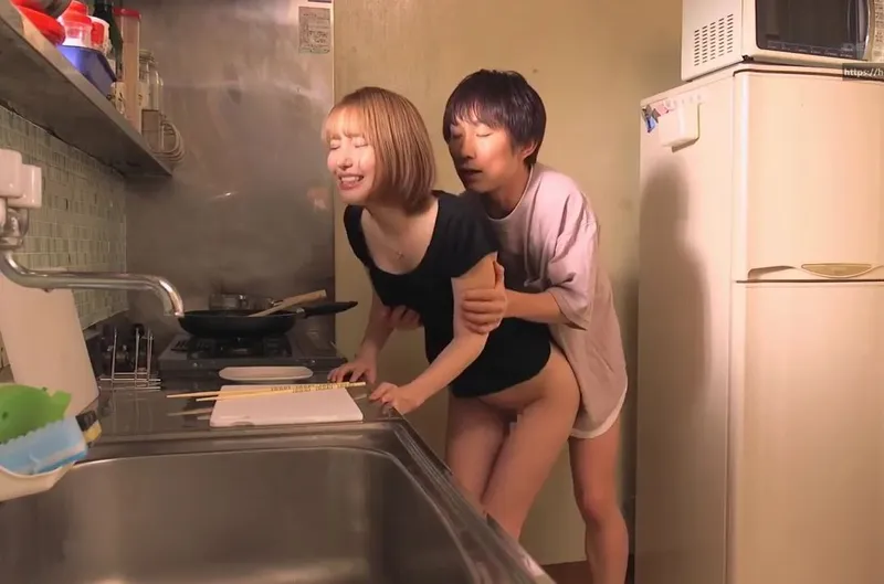 Vợ mới cưới của anh trai mất nết về quê chơi rồi trả bài với cậu em chồng