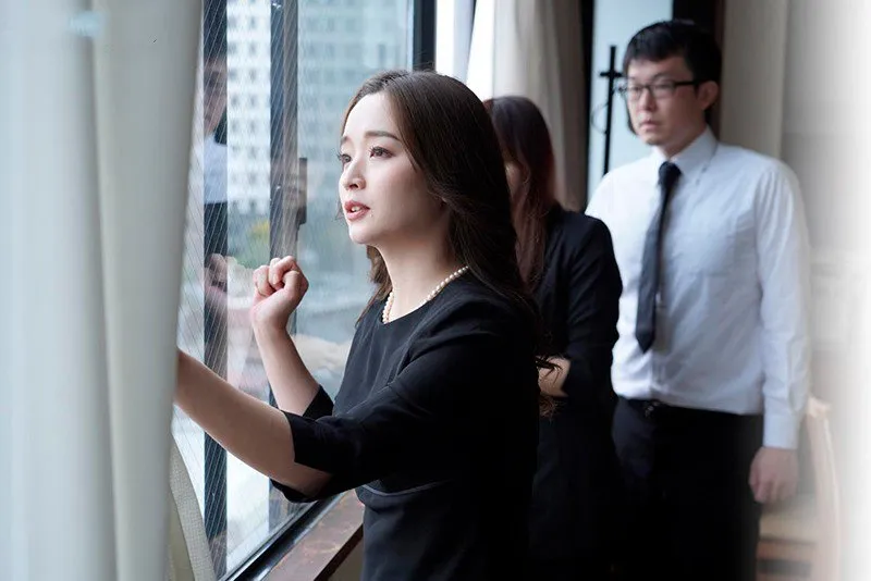 ông chồng mất 3 năm, má kế trẻ tìm đến con người chồng giải tỏa thiếu thốn