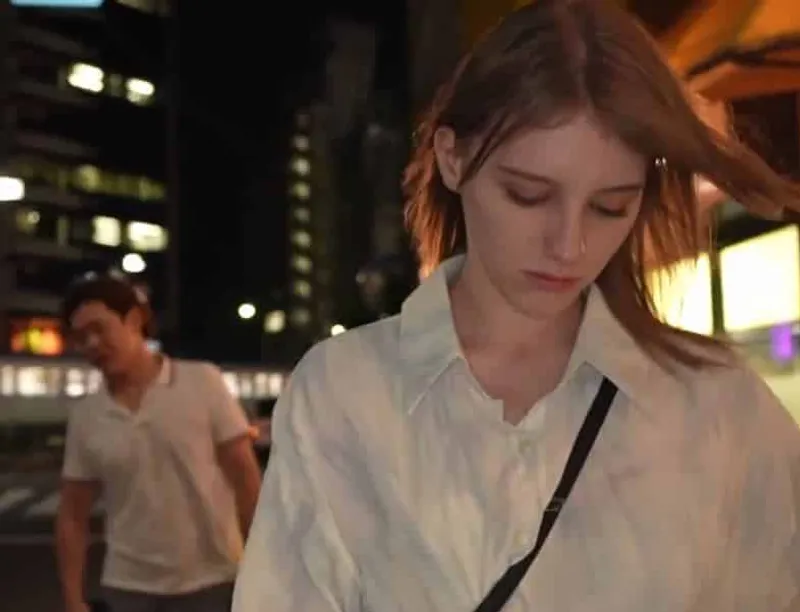 Trêu chọc em ghệ tây không được, thanh niên biến thái bắt cóc về nhà